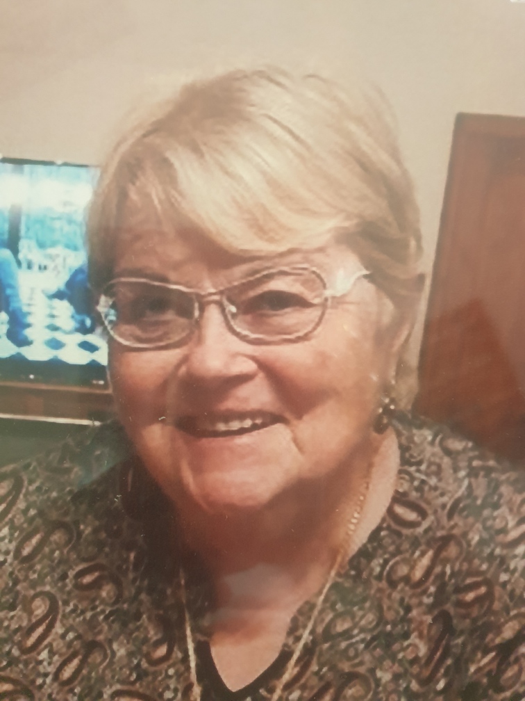 Madame Liliane SZTANDERA née ESCARLBELT