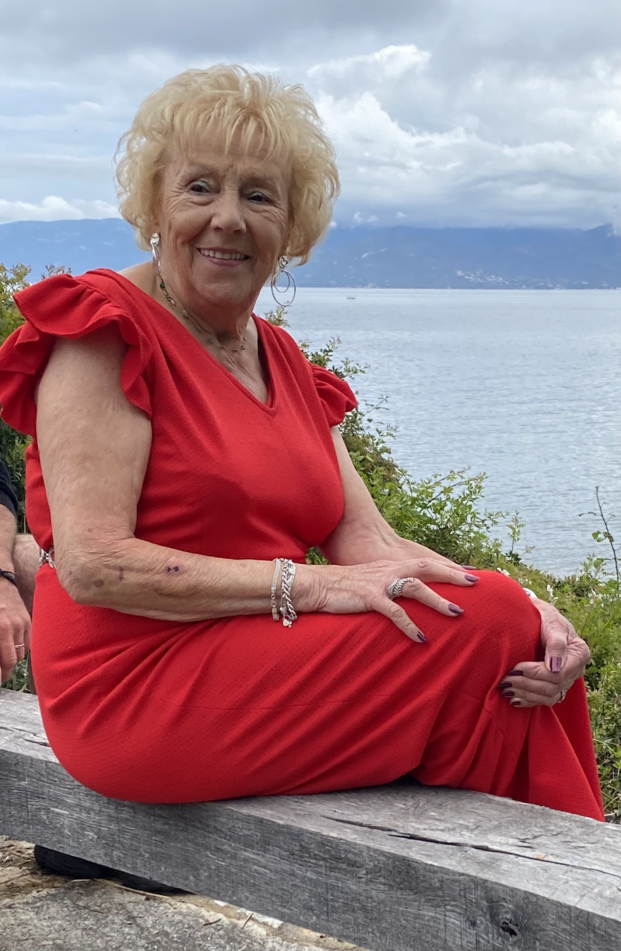 Madame Vve Jacqueline VANNOORENBERGHE né(e) VANHOUTTE