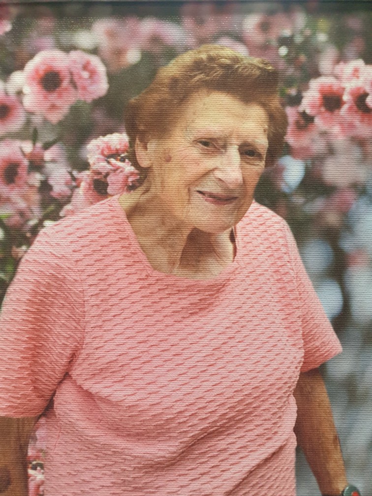 Madame Raymonde DEVISME née COURTIN