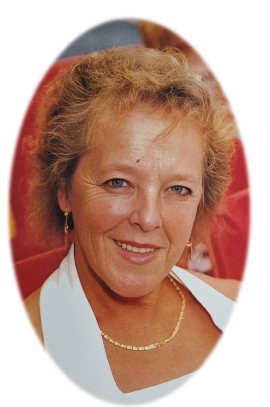 Madame Renée VANCOMPERNOLLE née DELACRE