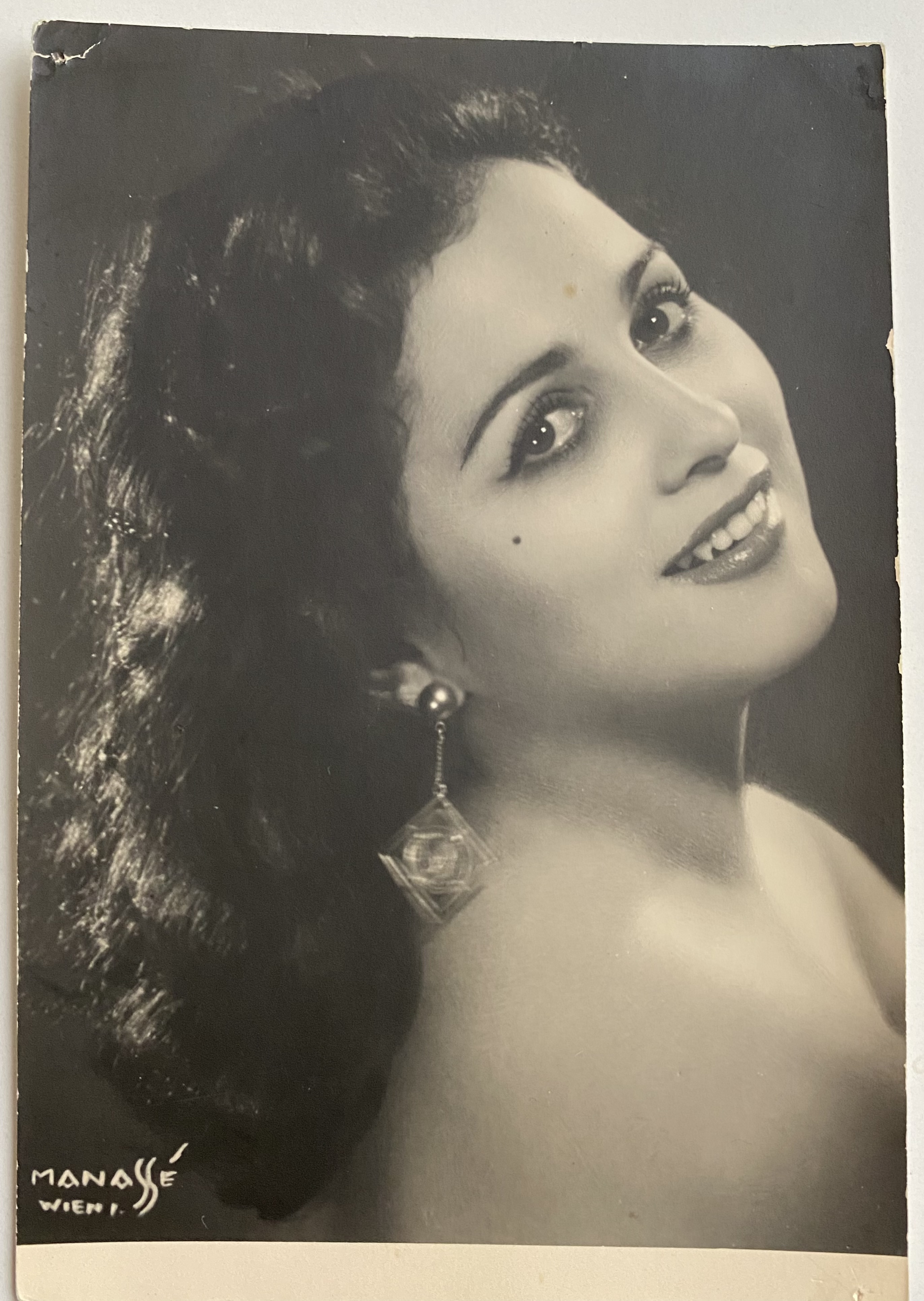 Madame Danielle DUHAZÉ née RULLENT