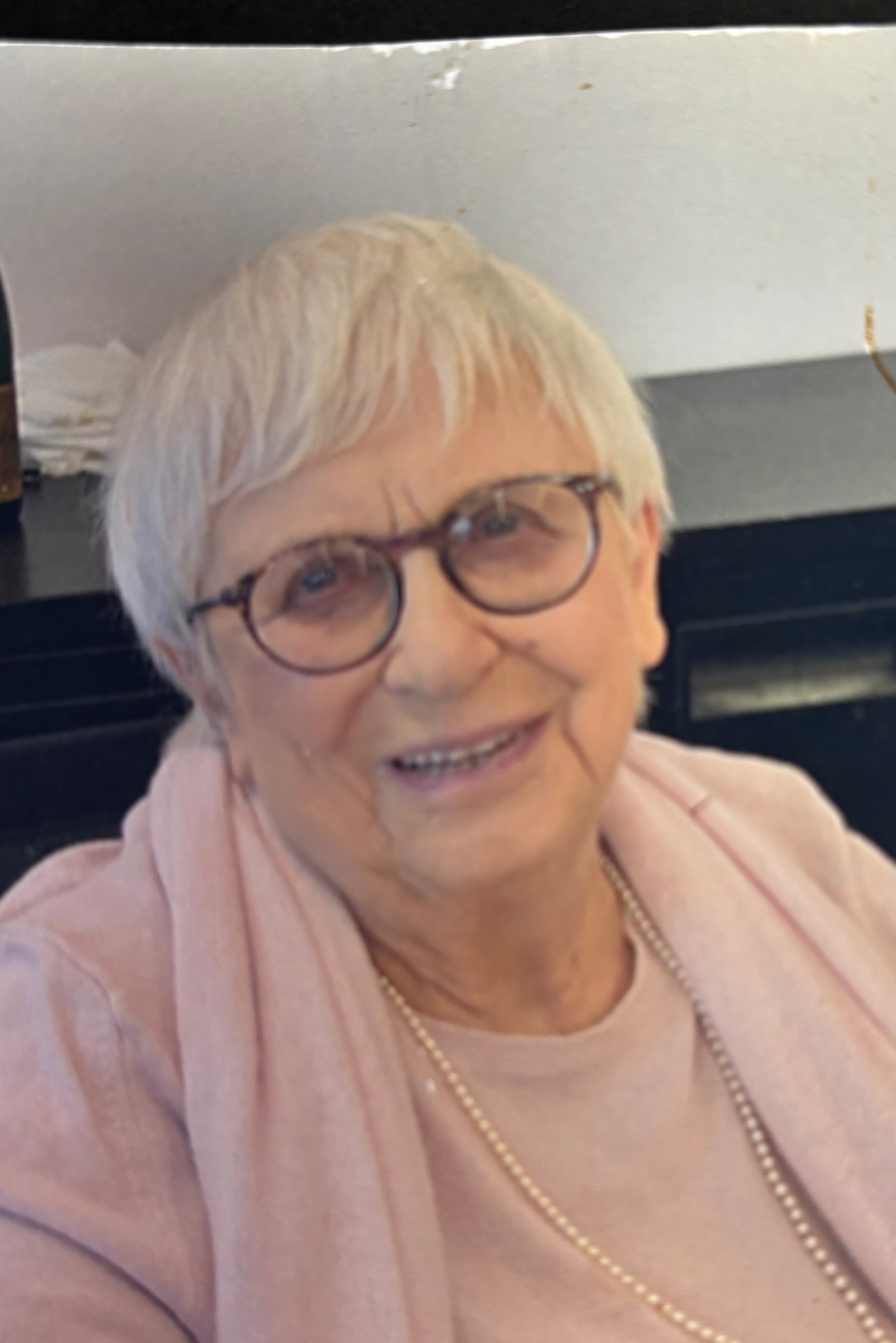 Madame Colette BERARD PELAMOURGUES