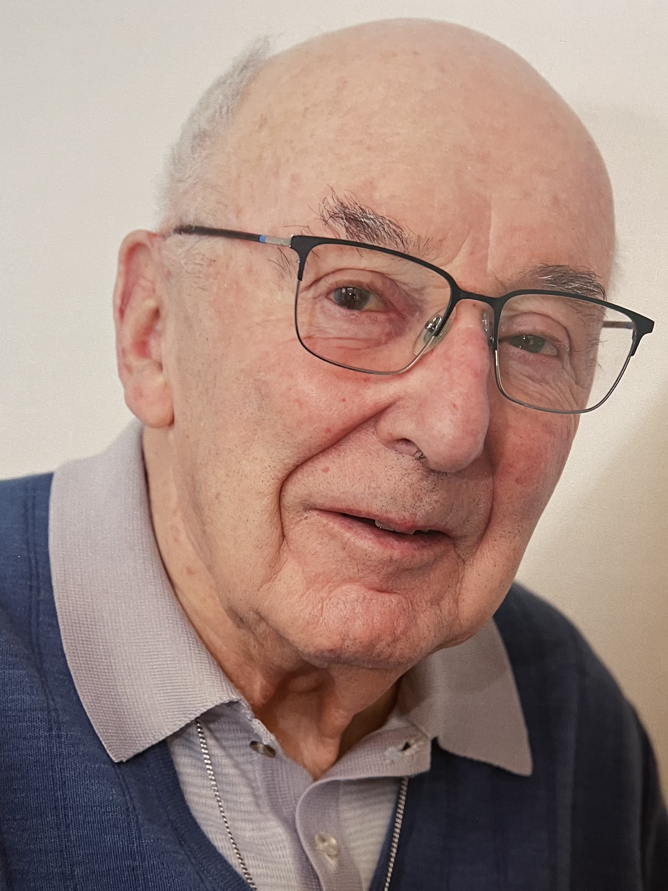 Monsieur Claude LASTAVEL