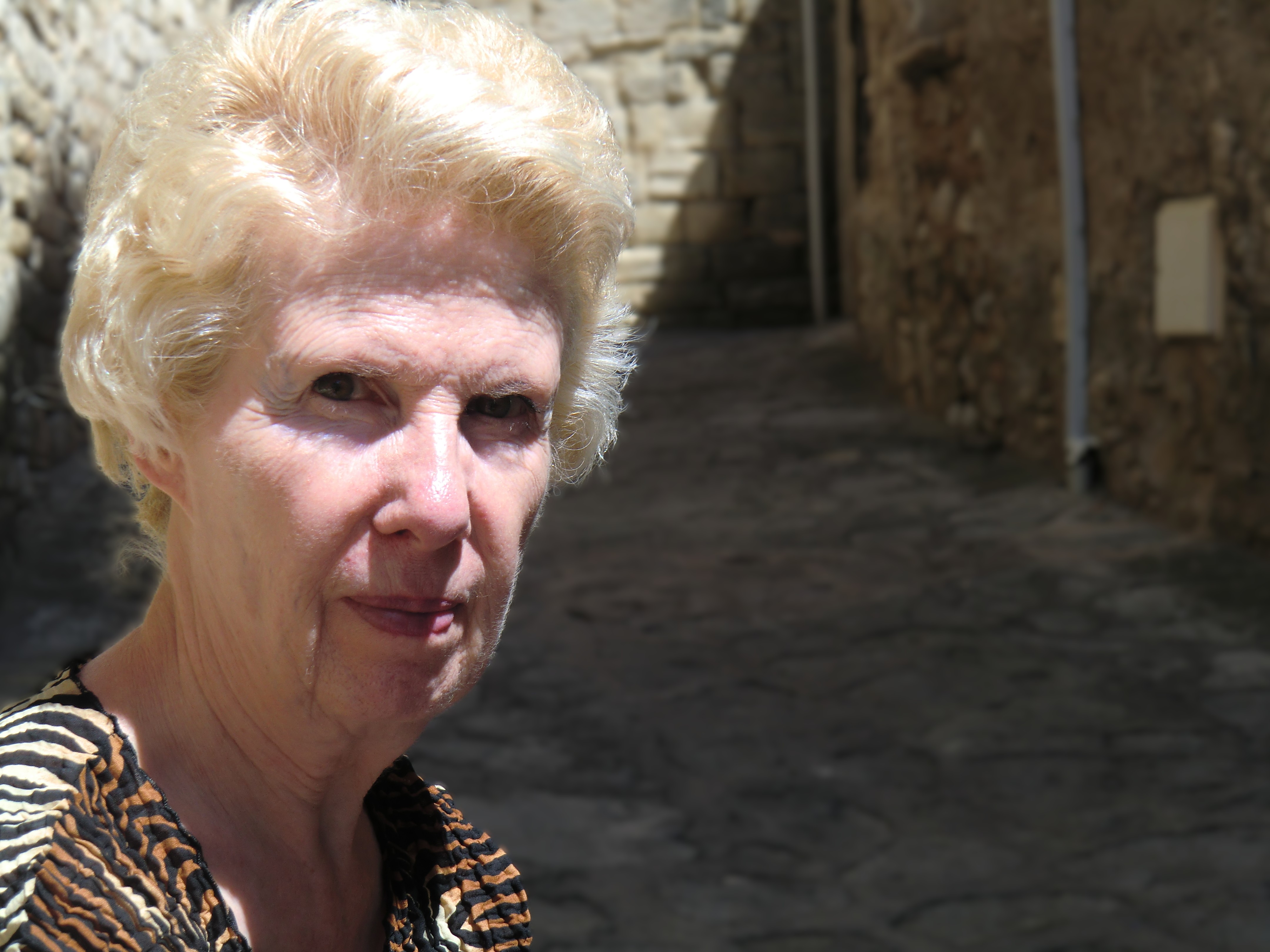 Madame Josiane Janine Marie DEMOUVEAUX née GENET